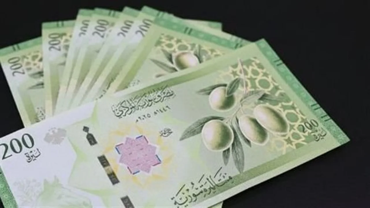 سعر الصرف الجديد.. مصرف سوريا ينشر تحديث الدولار مقابل 11,830 ليرة